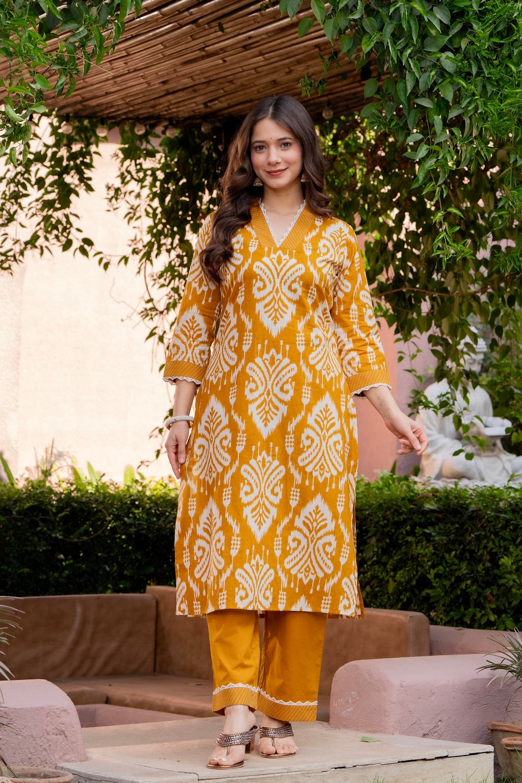 Print Kurta Pant Dupatta Set