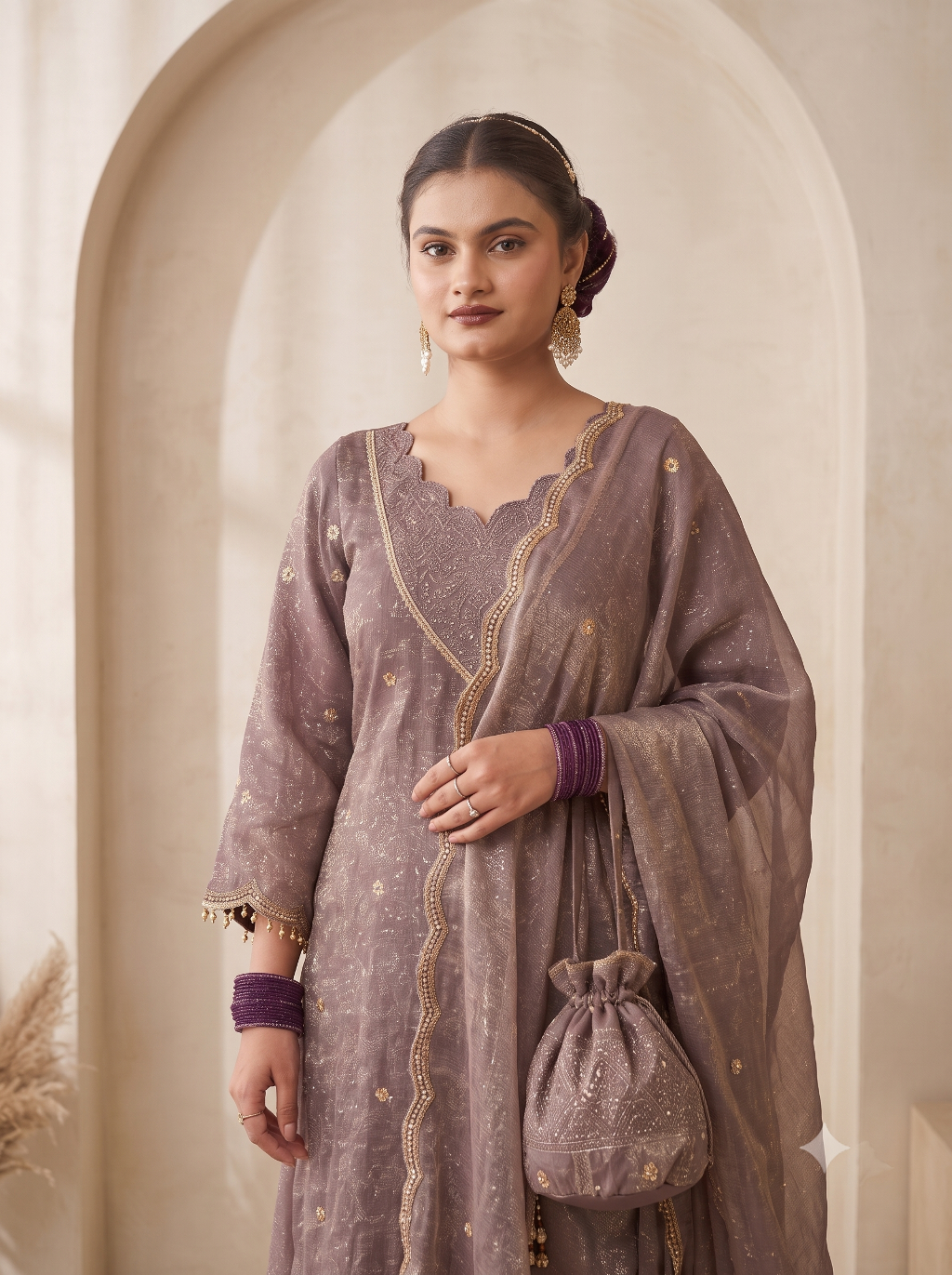 Amra Mohini