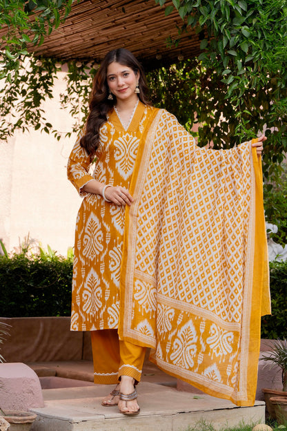 Print Kurta Pant Dupatta Set