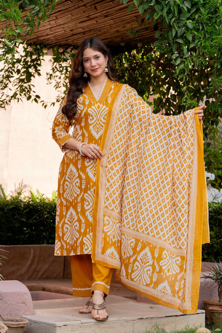 Print Kurta Pant Dupatta Set